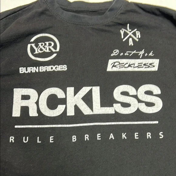 Young and reckless long sleeve spell out men’s size medium rule breakers - Picture 4 of 10